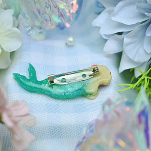 Ariel Mermaid Brooch (3cm pin) Clam shell