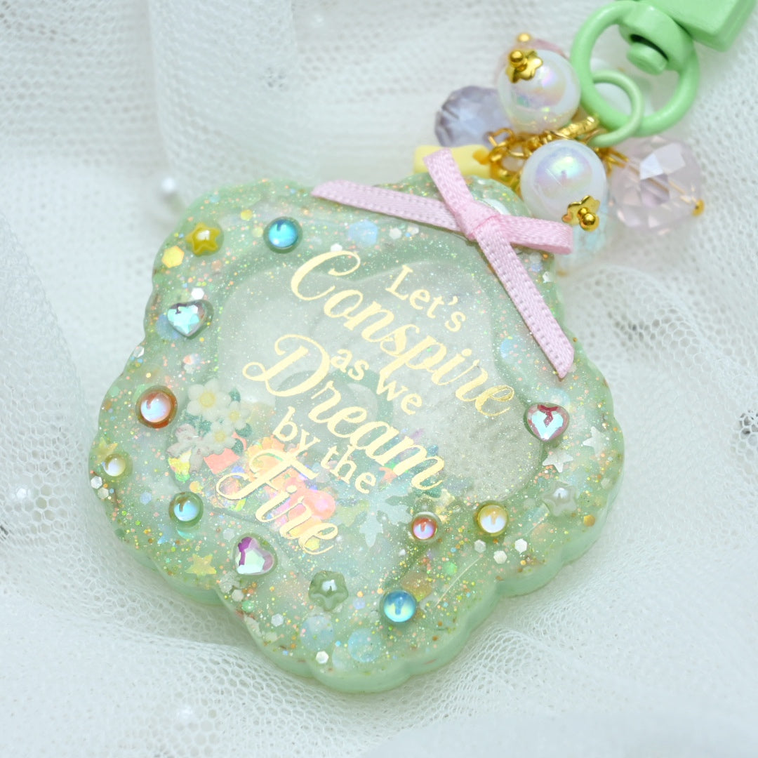 Dream by the Fire Star Wreath Charm