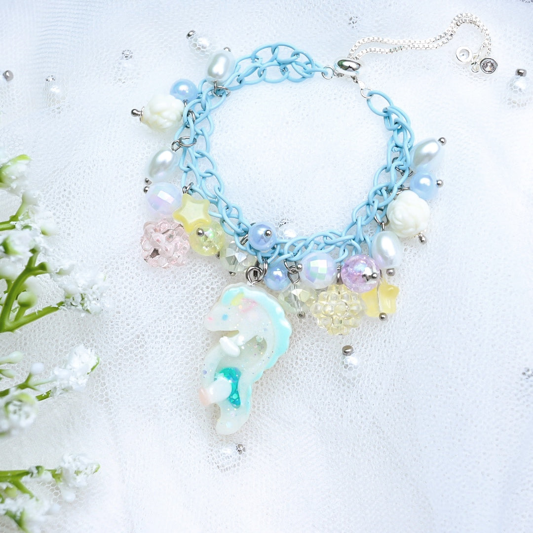 Tiny Haku Blue chain bracelet