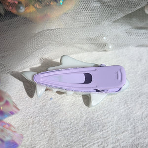 Smol Shark Hairclip (5cm, Wireart) - Grey, left side