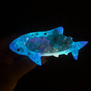Forget Me Not Shark Barrette (6cm clasp)