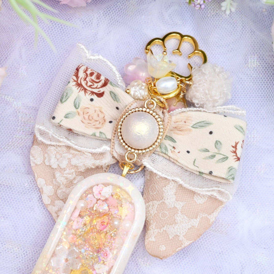 Chonky Paw Charm with Fuzzy Toe Beans - Cream
