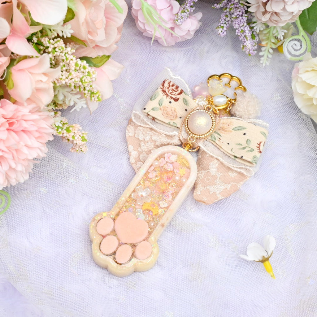 Chonky Paw Charm with Fuzzy Toe Beans - Cream