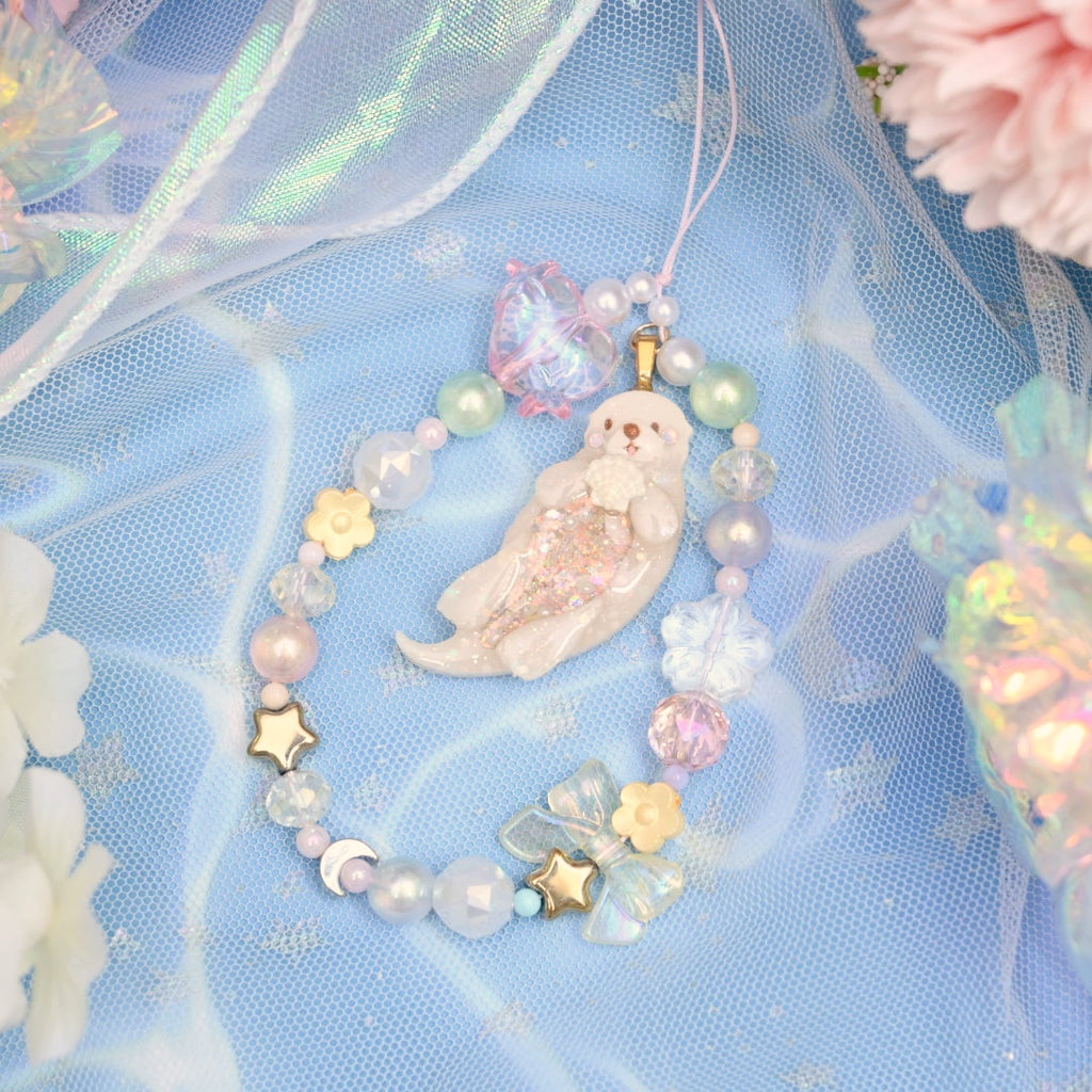 Illuseaf Otter Phone Charm