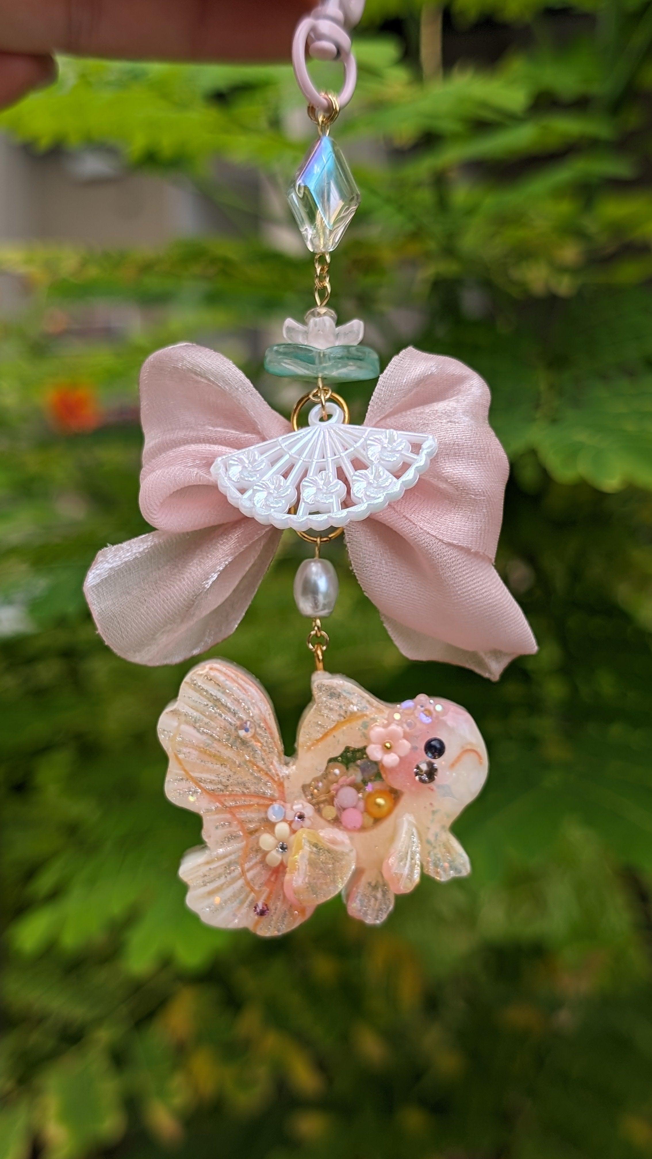 Candy Lotus Goldie Charm (Pink)