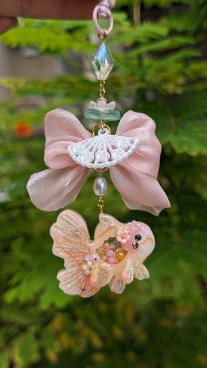 Candy Lotus Goldie Charm (Pink)
