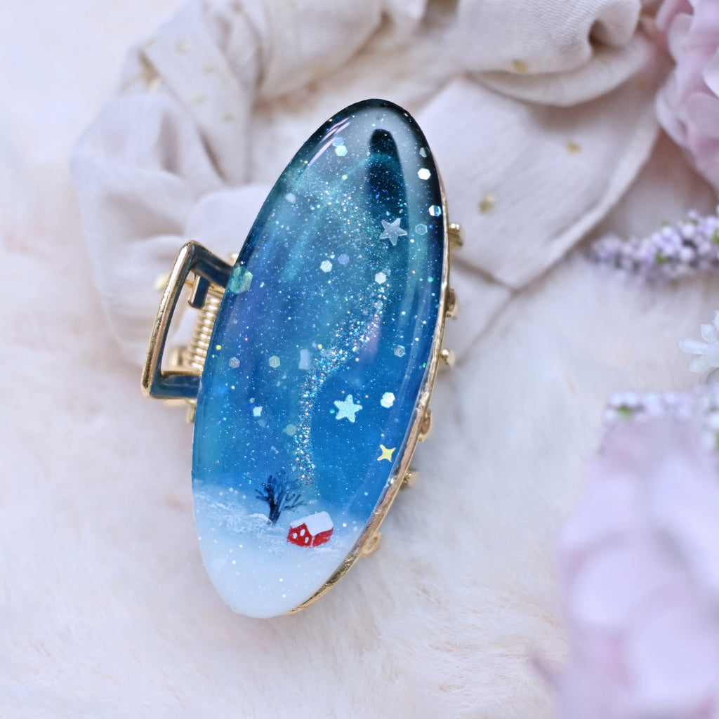 Tiny Red House Aurora Oval Hair claw