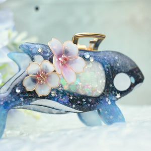 Yozakura Orca Hair Huggie (5.5cm claw)