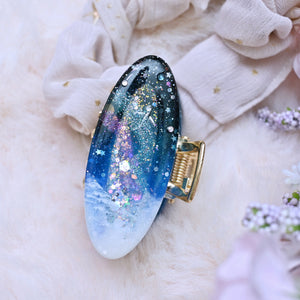 Tiny Red House Aurora Oval Hair claw