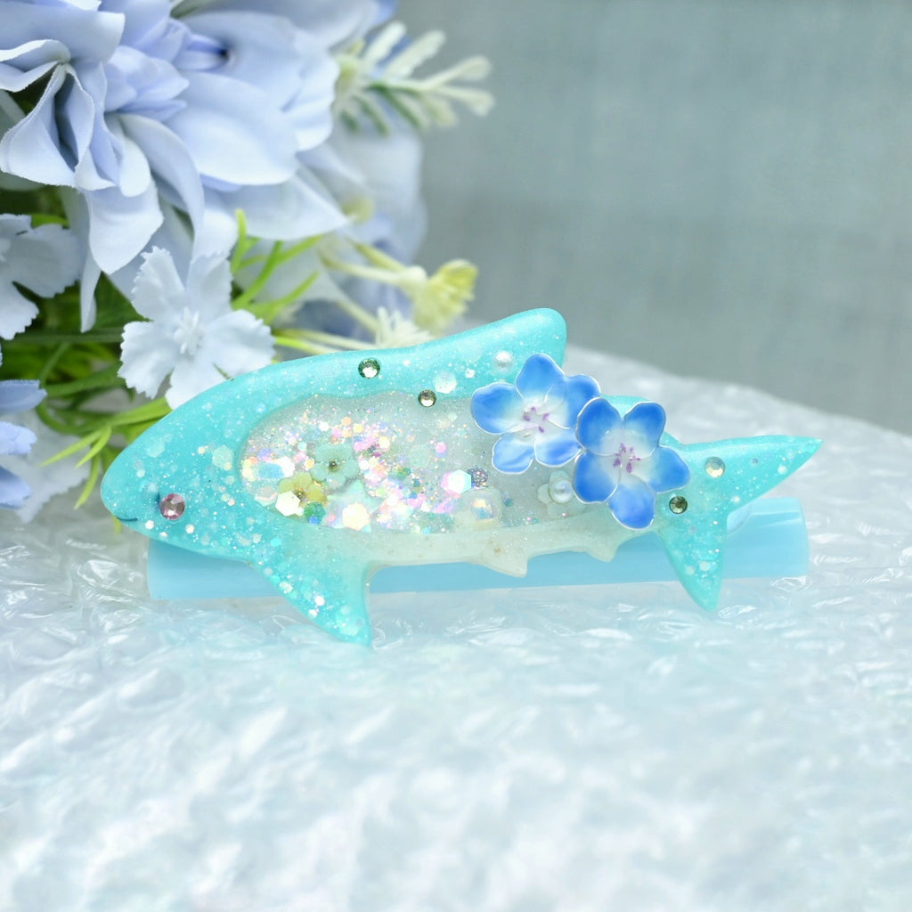Nemophila Shark Barrette (6cm clasp)