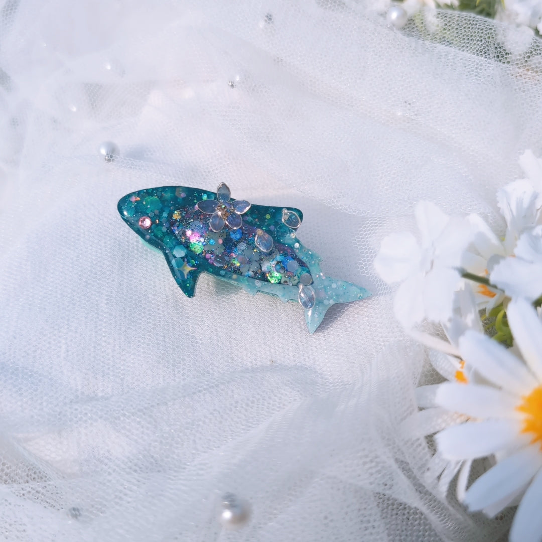 Baby Teal Shark Hairclip (5cm, Wireart)