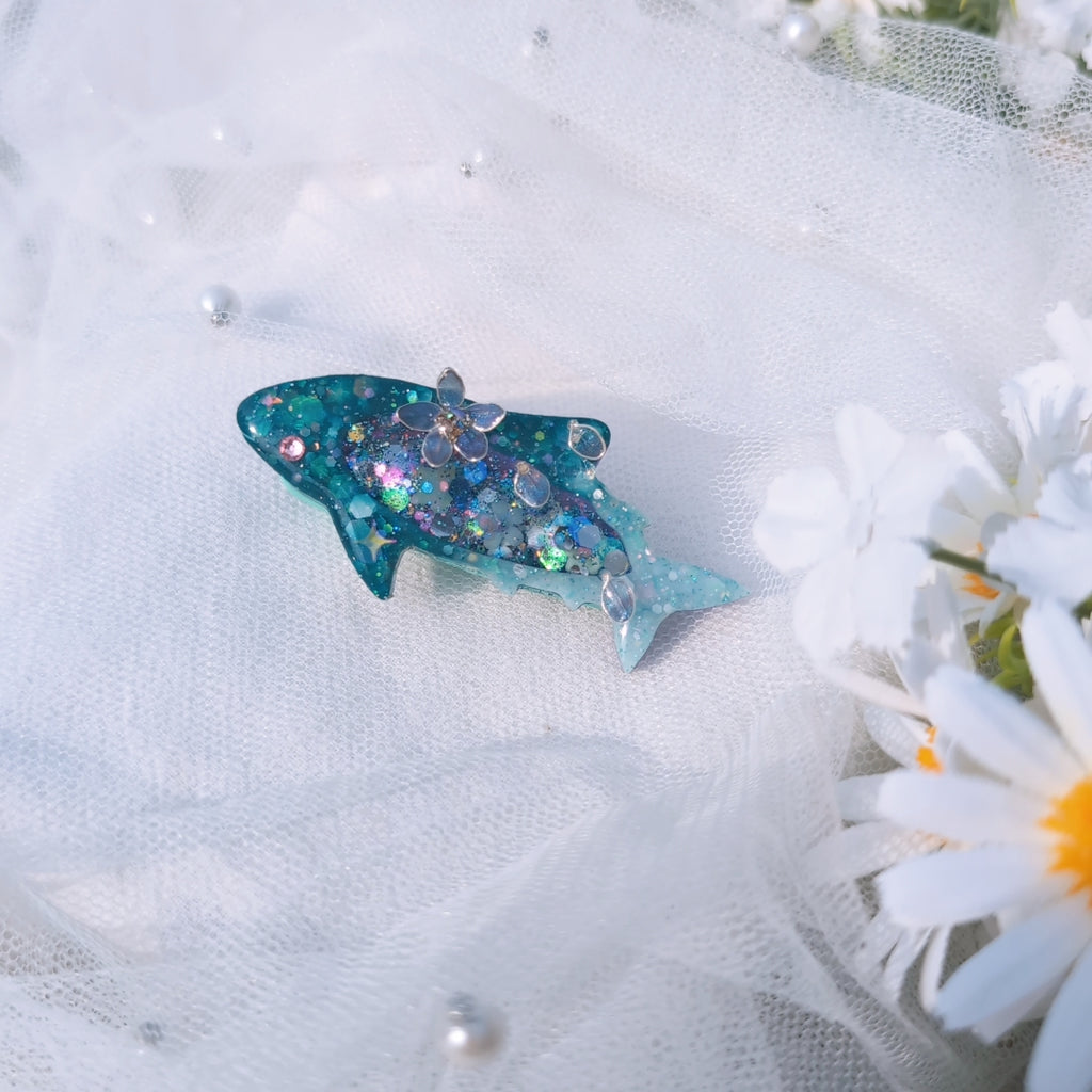 Baby Teal Shark Hairclip (5cm, Wireart)