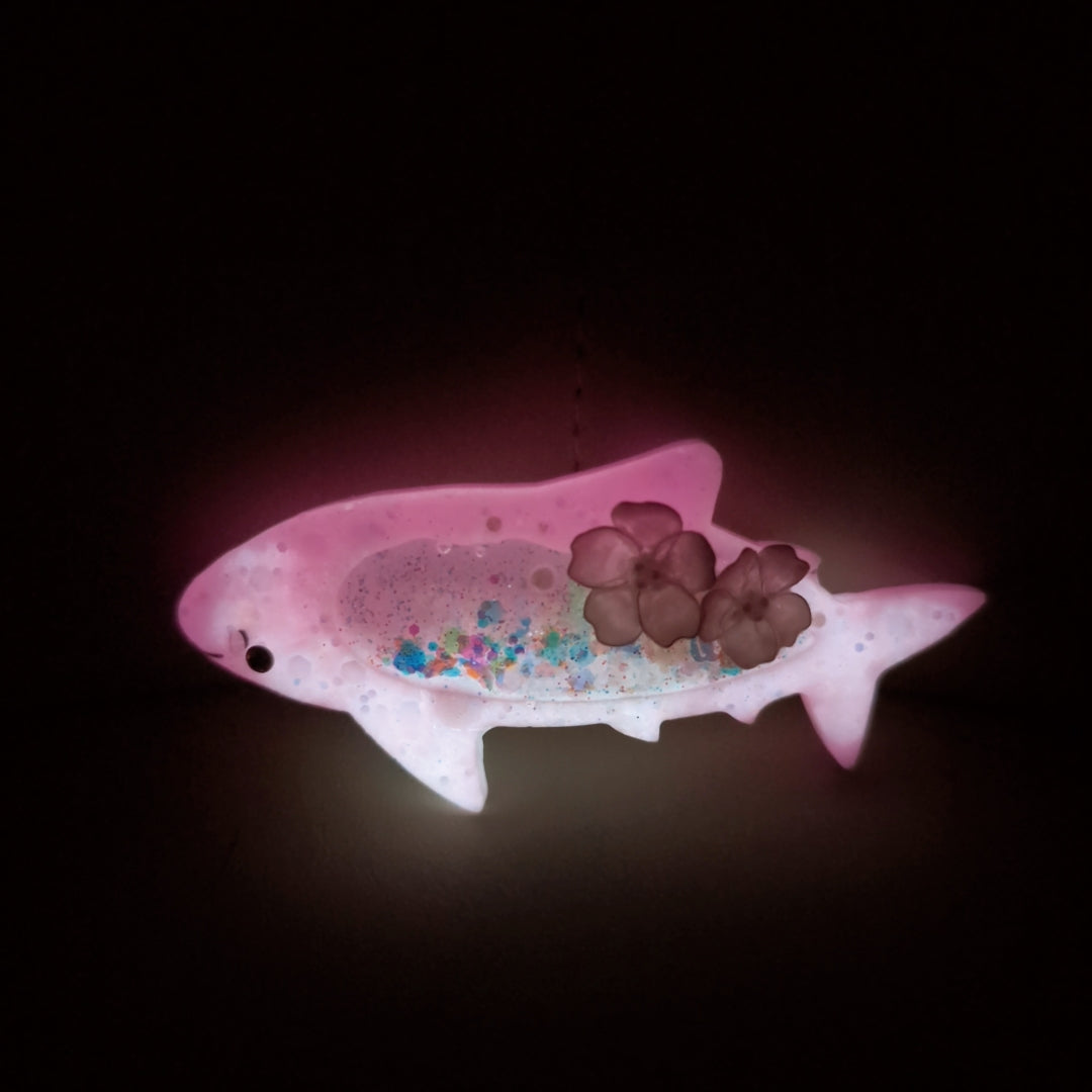 Sakura Shark Barrette (6cm clasp)