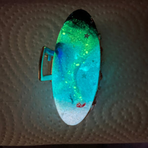 Tiny Red House Aurora Oval Hair claw