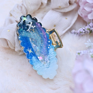 Tiny Red House Aurora Frilly Oval Hair claw