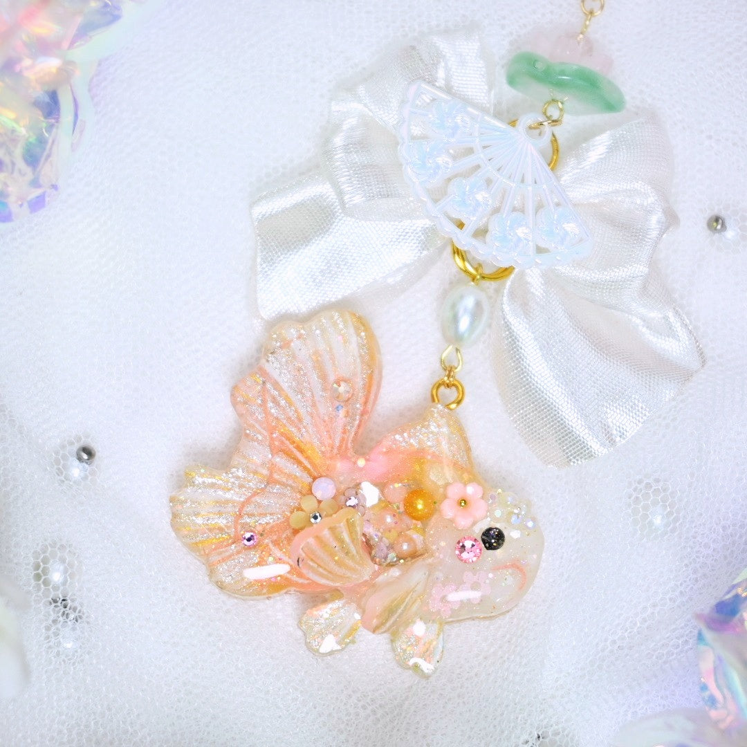 Candy Lotus Goldie Charm (White)