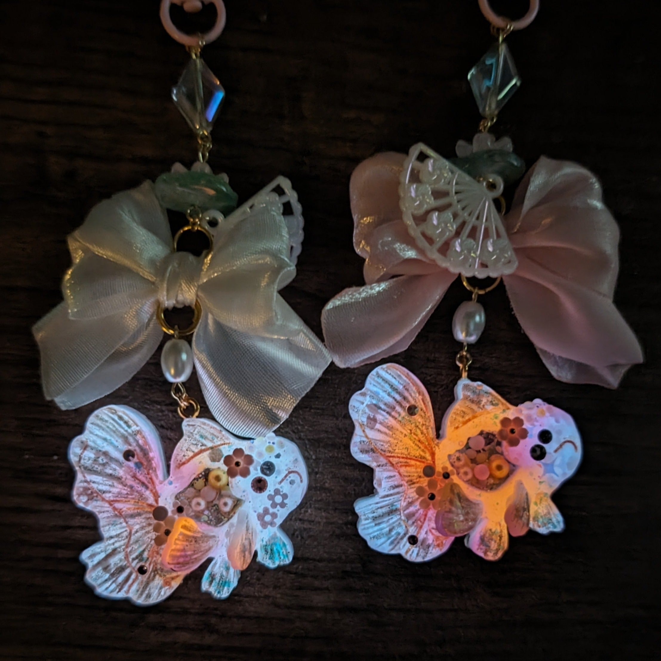 Candy Lotus Goldie Charm (White)