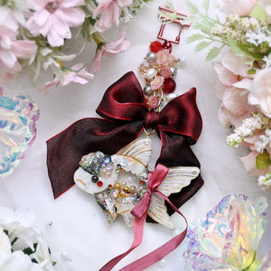 Glittering Guardian - Deluxe Goldie Charm