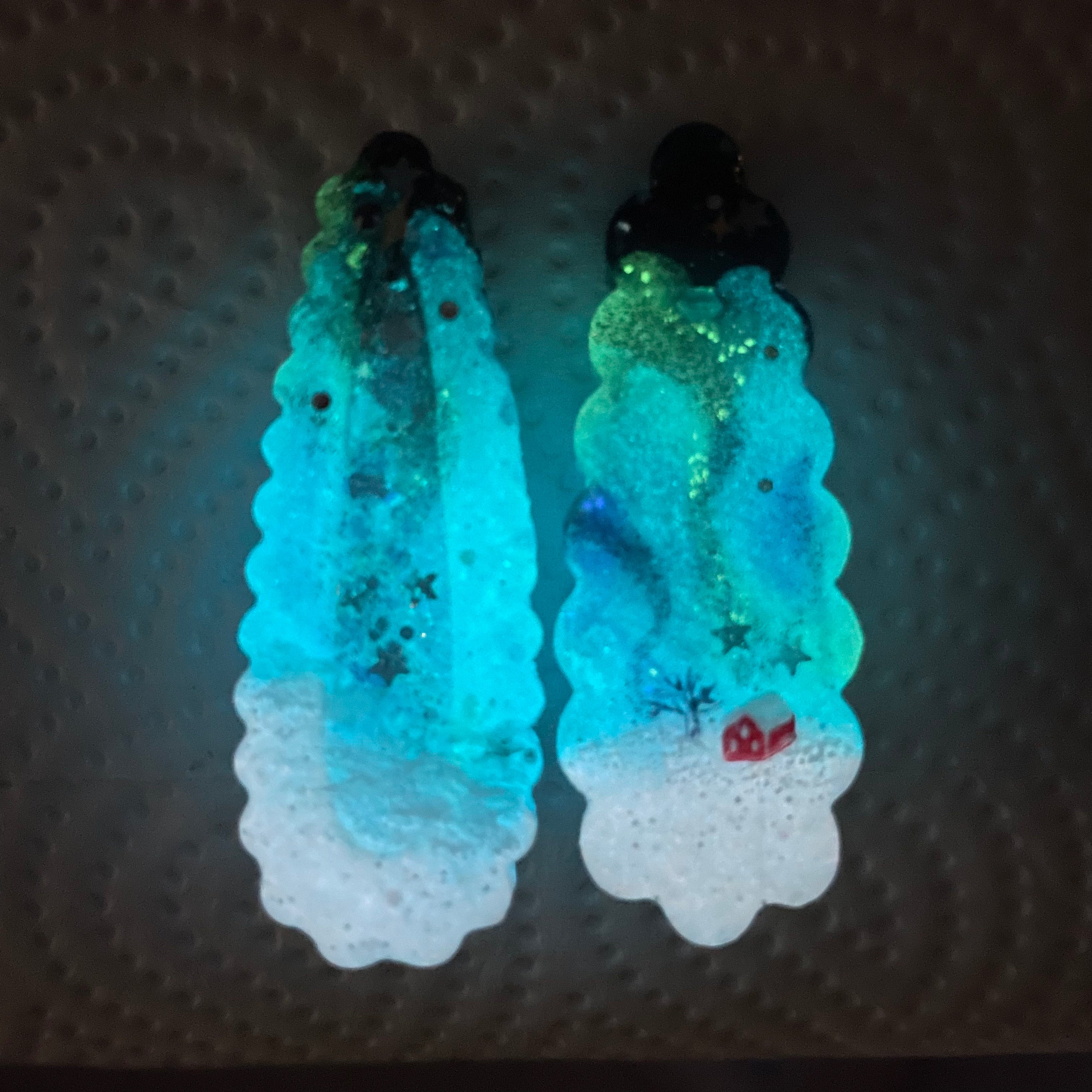 Tiny Red House Aurora Hairclip Set (Frilly Teardrop)