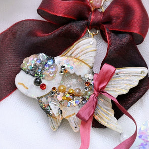Glittering Guardian - Deluxe Goldie Charm