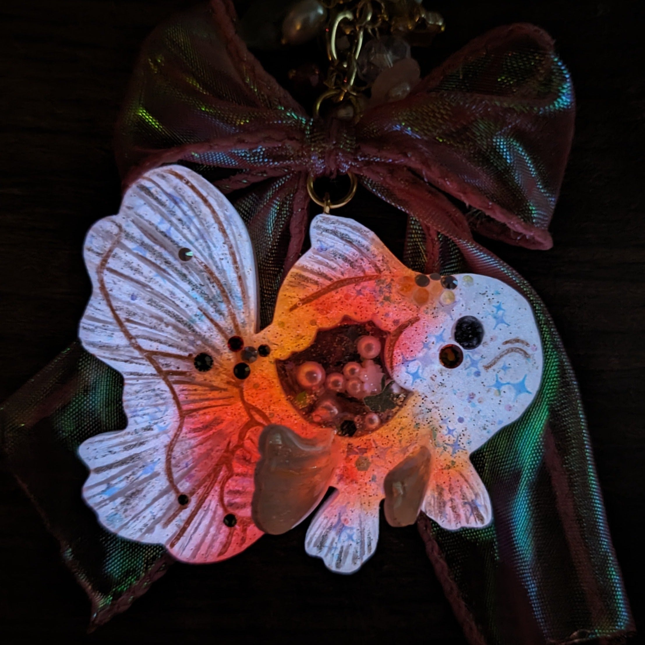 Treasure Seeker - Deluxe Goldie Charm