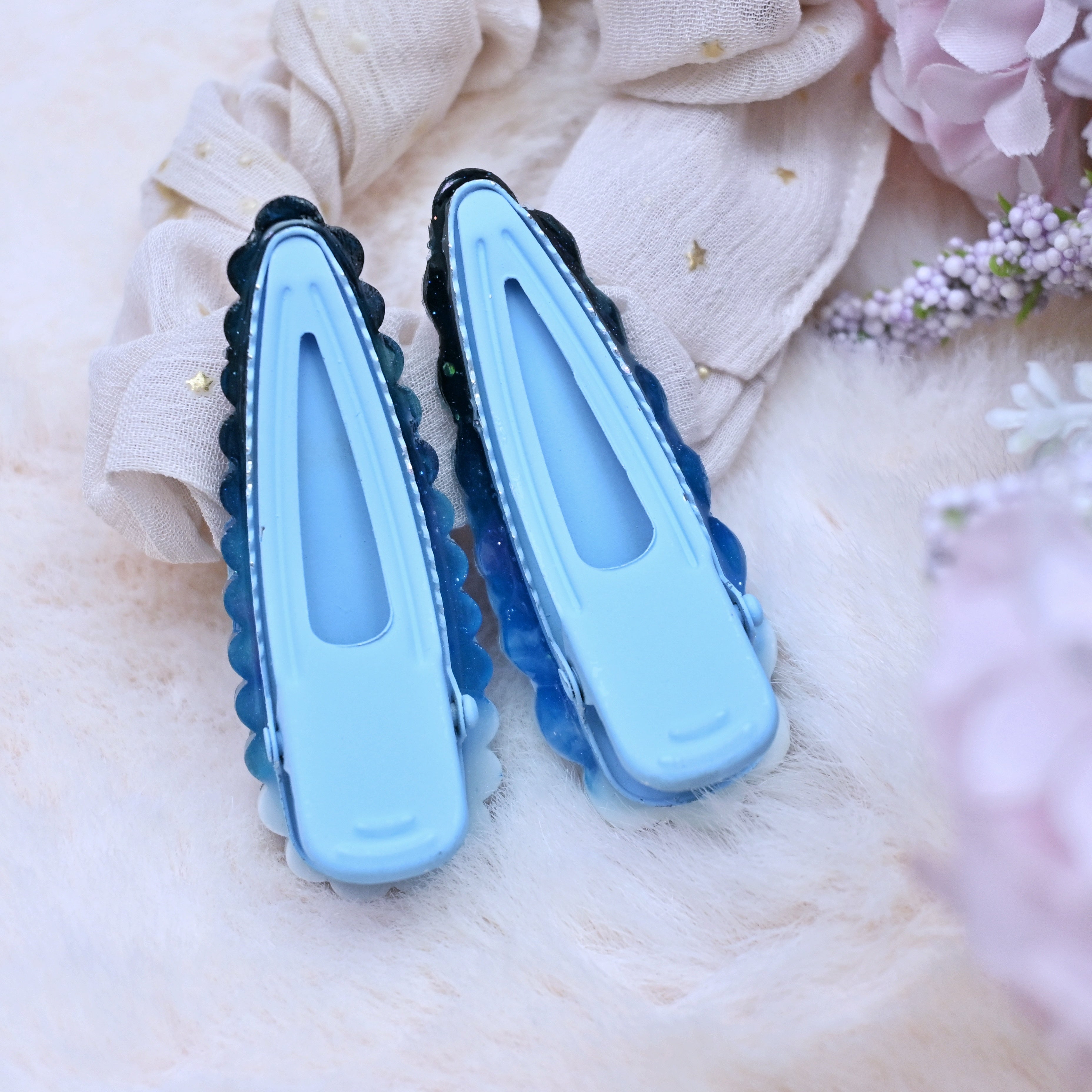 Tiny Red House Aurora Hairclip Set (Frilly Teardrop)
