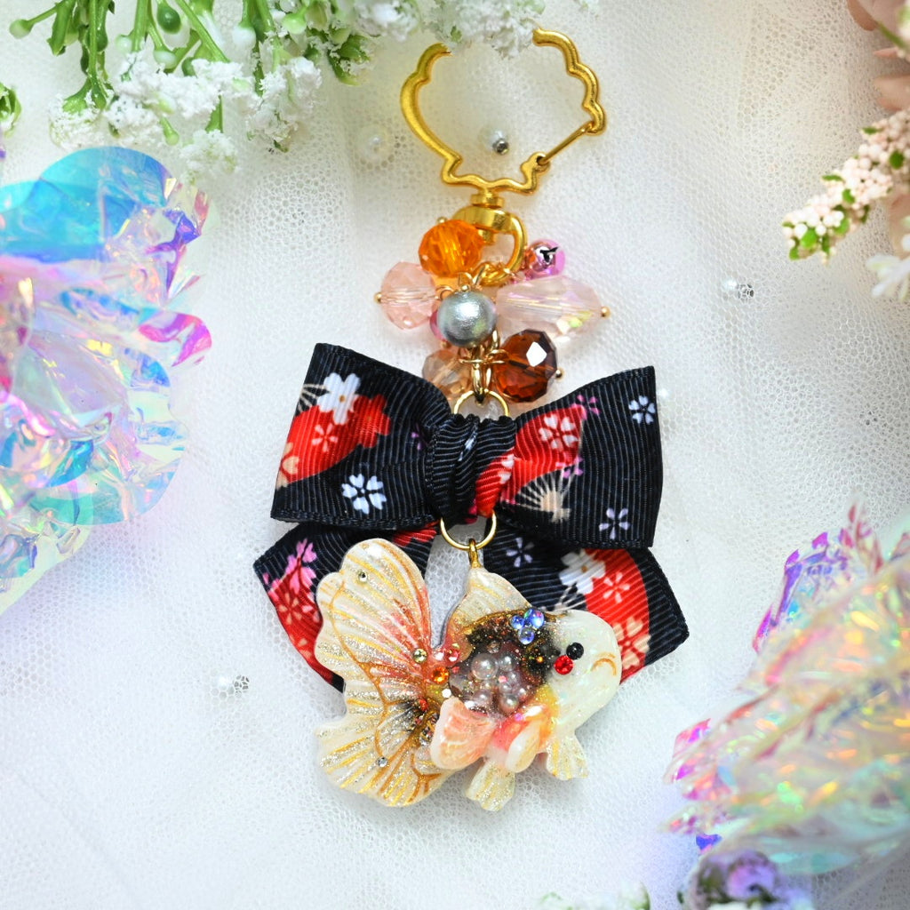 Tri-tone Goldie keychain