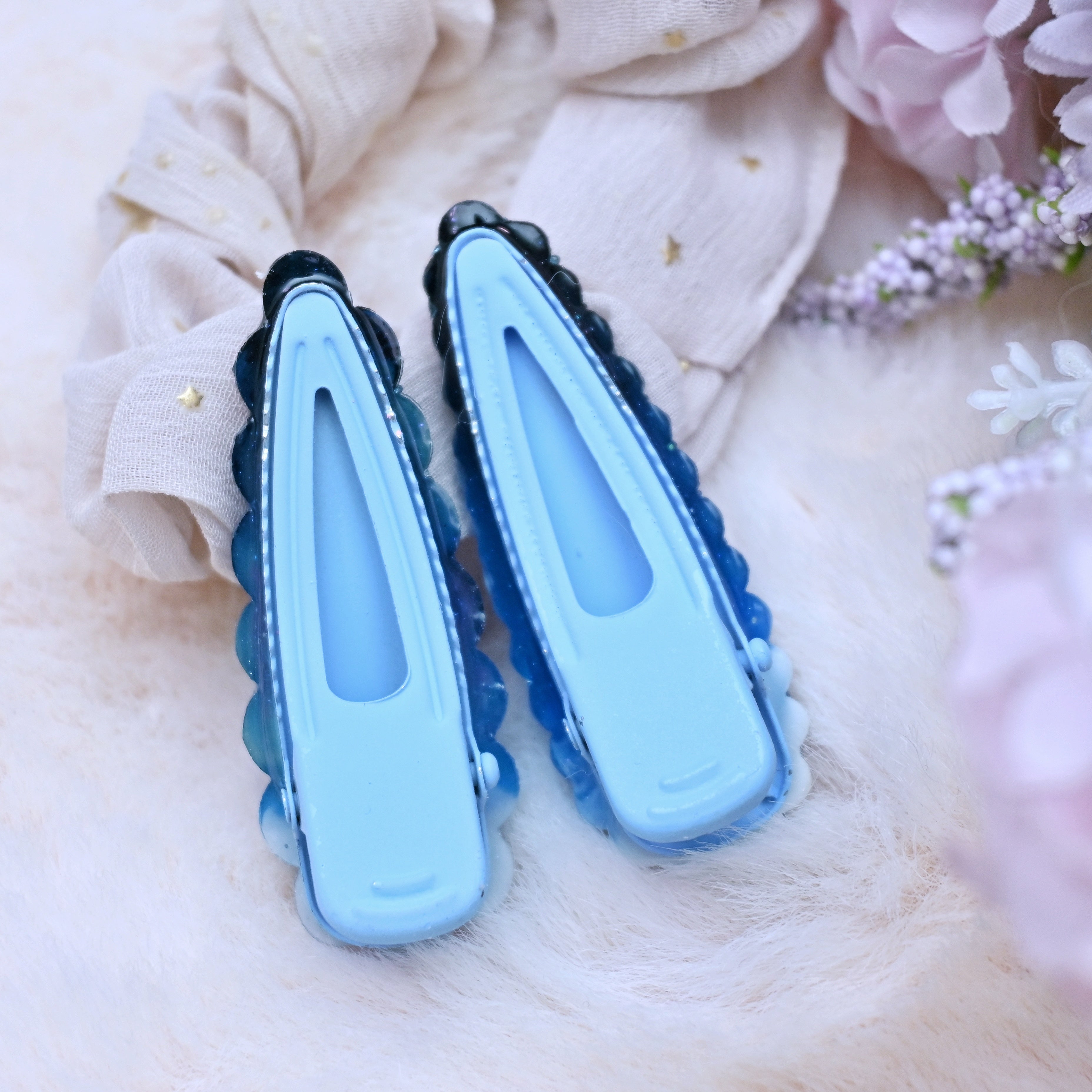 Tiny Red House Aurora Hairclip Set (Frilly Teardrop)
