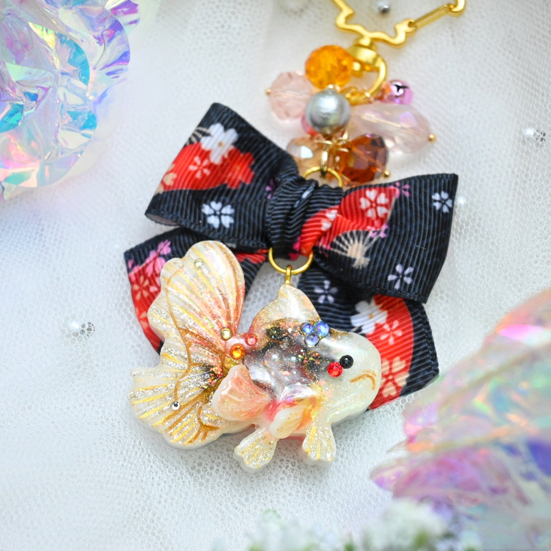 Tri-tone Goldie keychain