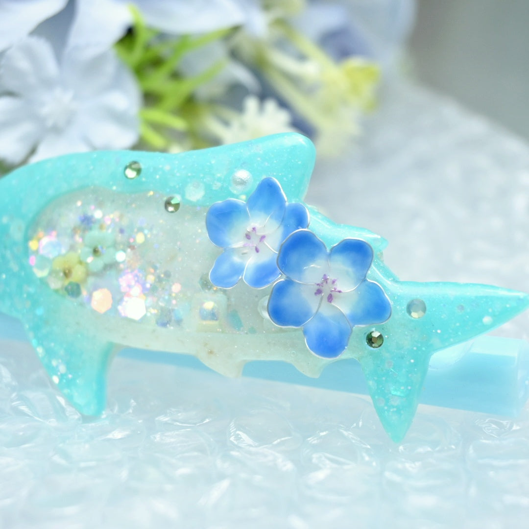 Nemophila Shark Barrette (6cm clasp)