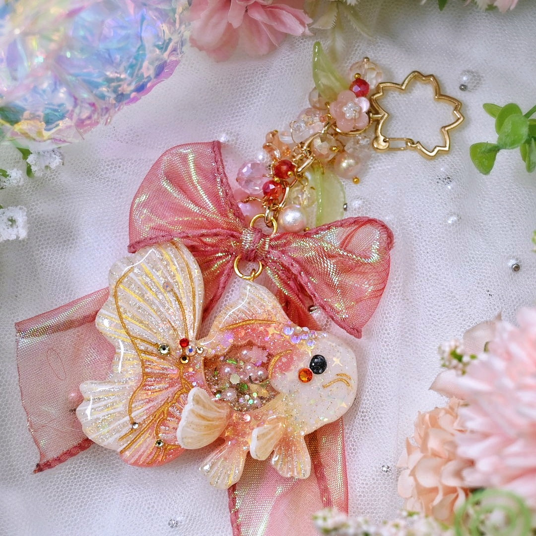 Treasure Seeker - Deluxe Goldie Charm
