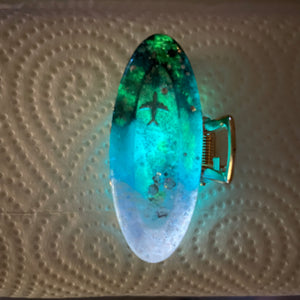 Tiny Red House Aurora Oval Hair claw