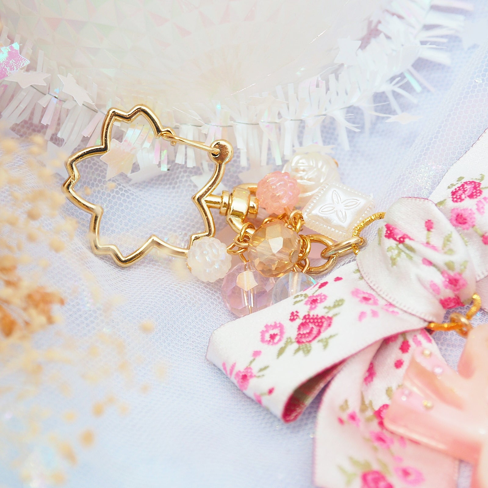 Rose Peach Taiyaki with biscuit sticks (Dry shaker charm)