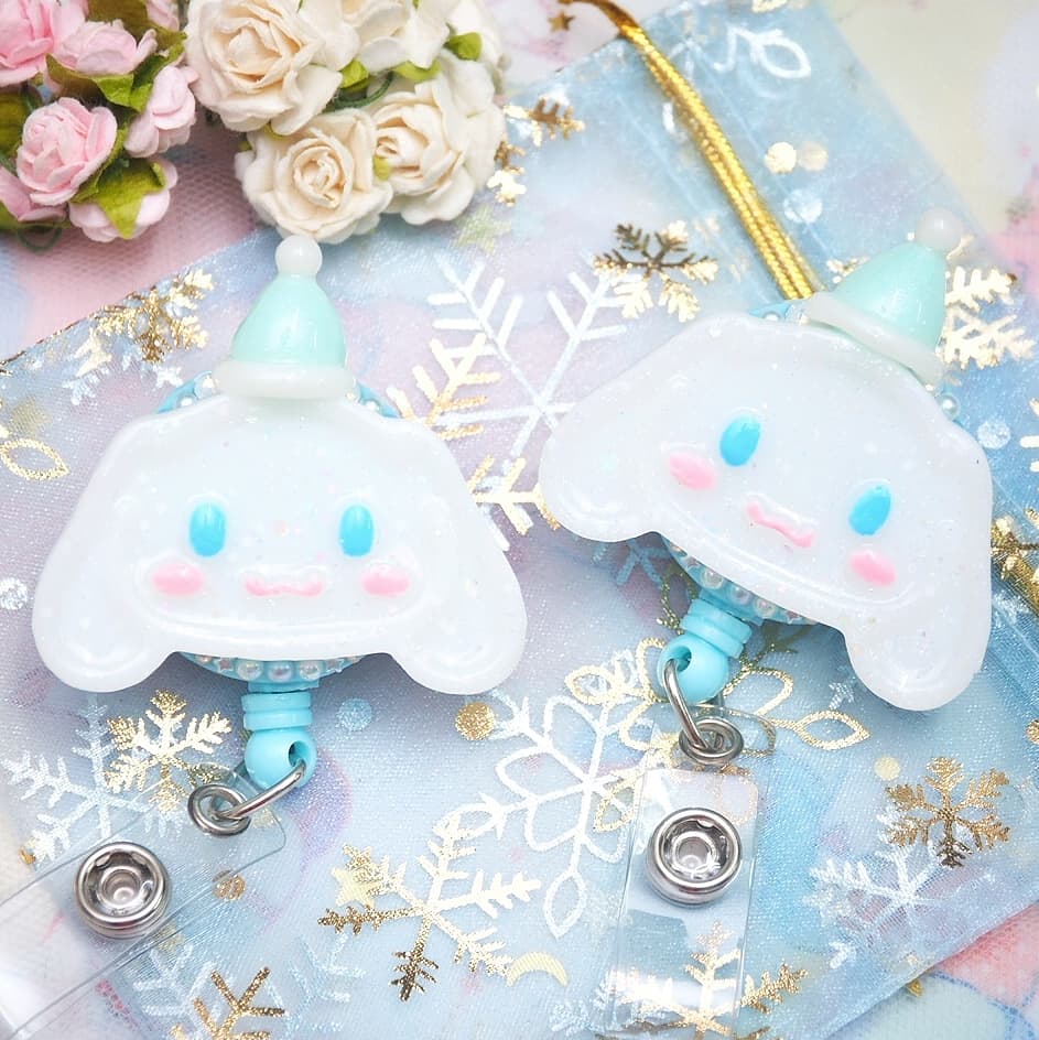Cinnamoroll Badge Reel with Snow hats (blue)