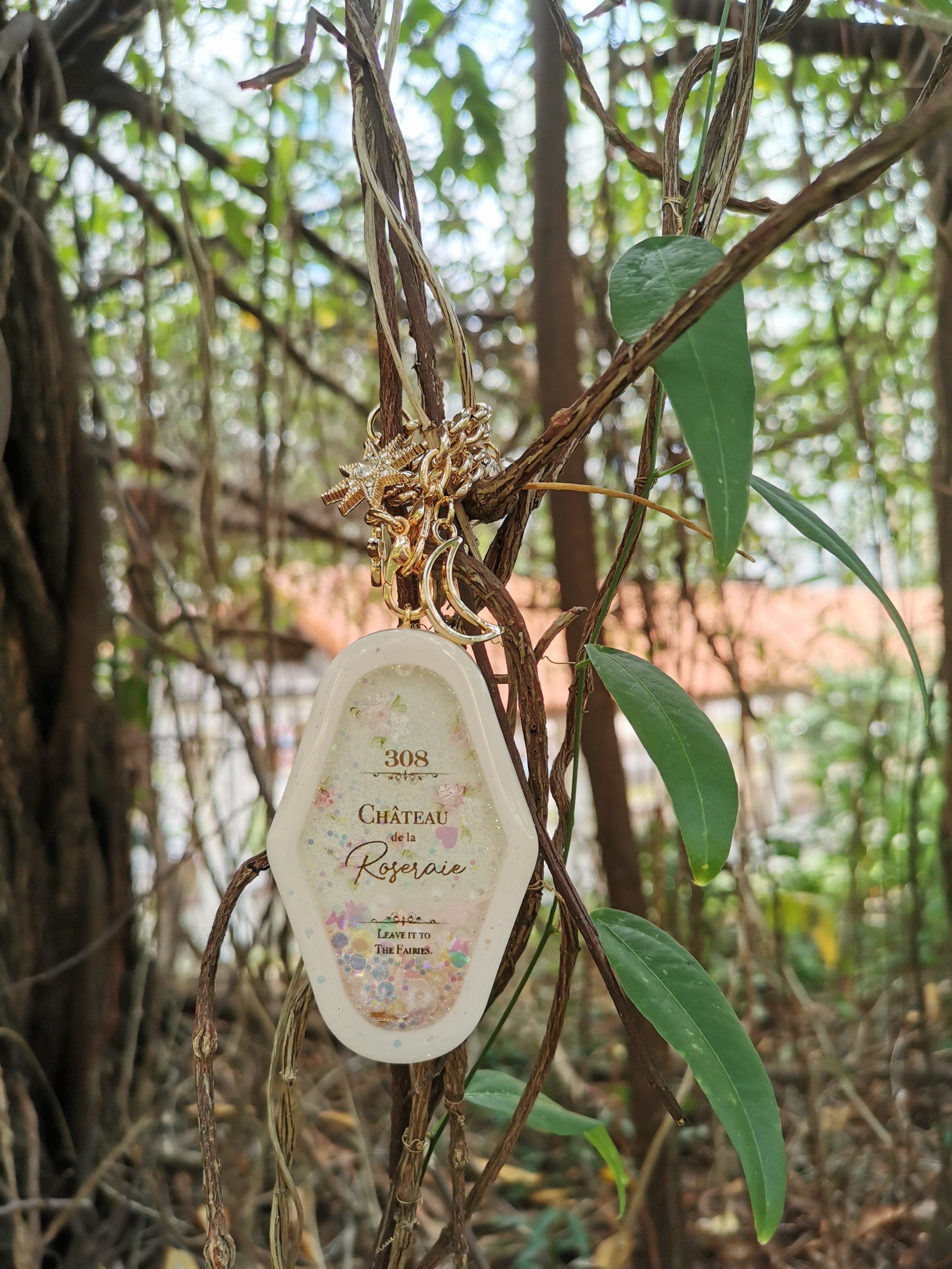 Chateau de la Roseraie Charm (Pale)