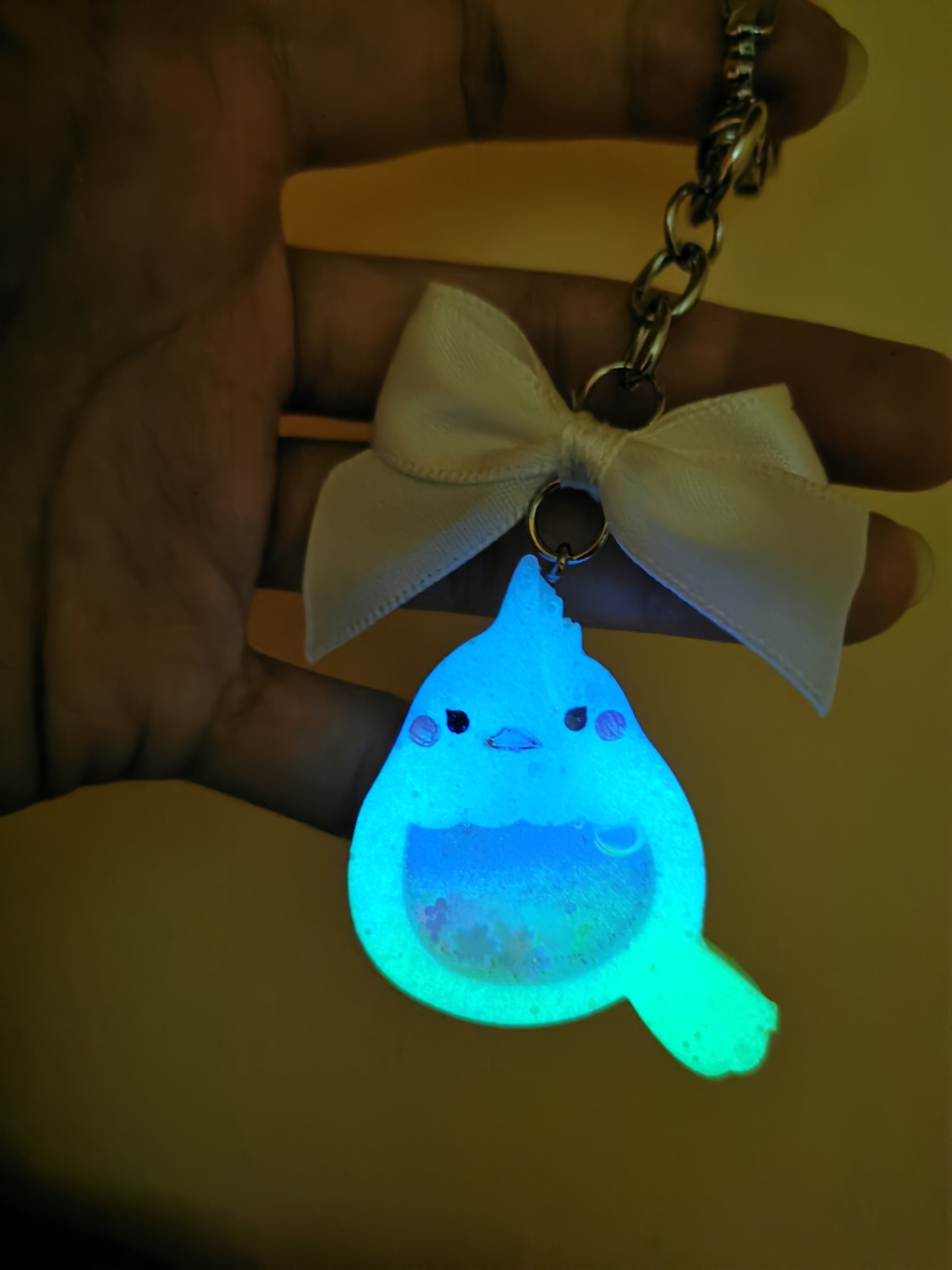Invisible Glow Birb Charm