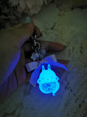 White Ghostie Boo Bun Charm (Glows)