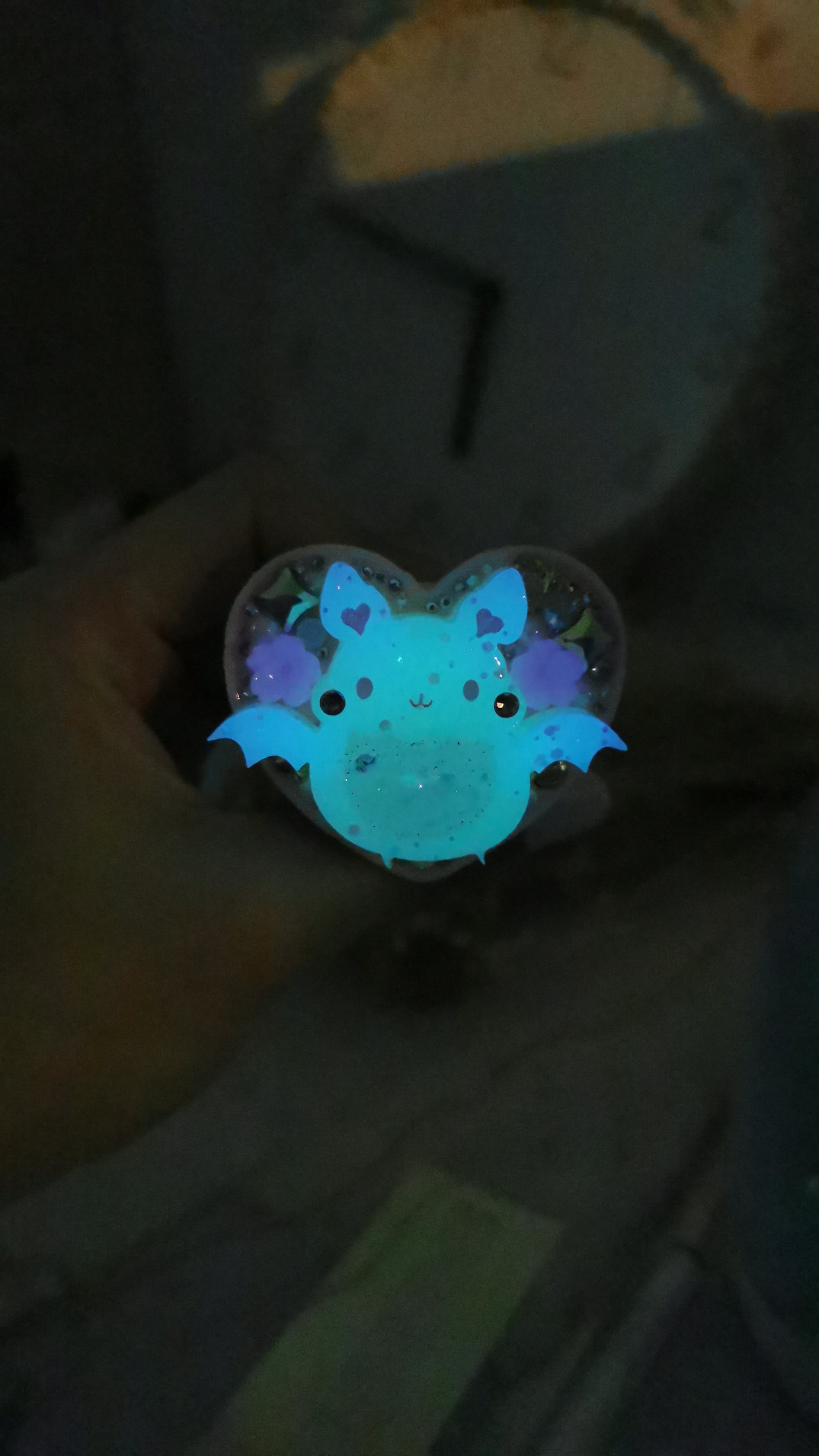 Peachy Froot Bat Heart Grip (Glows)
