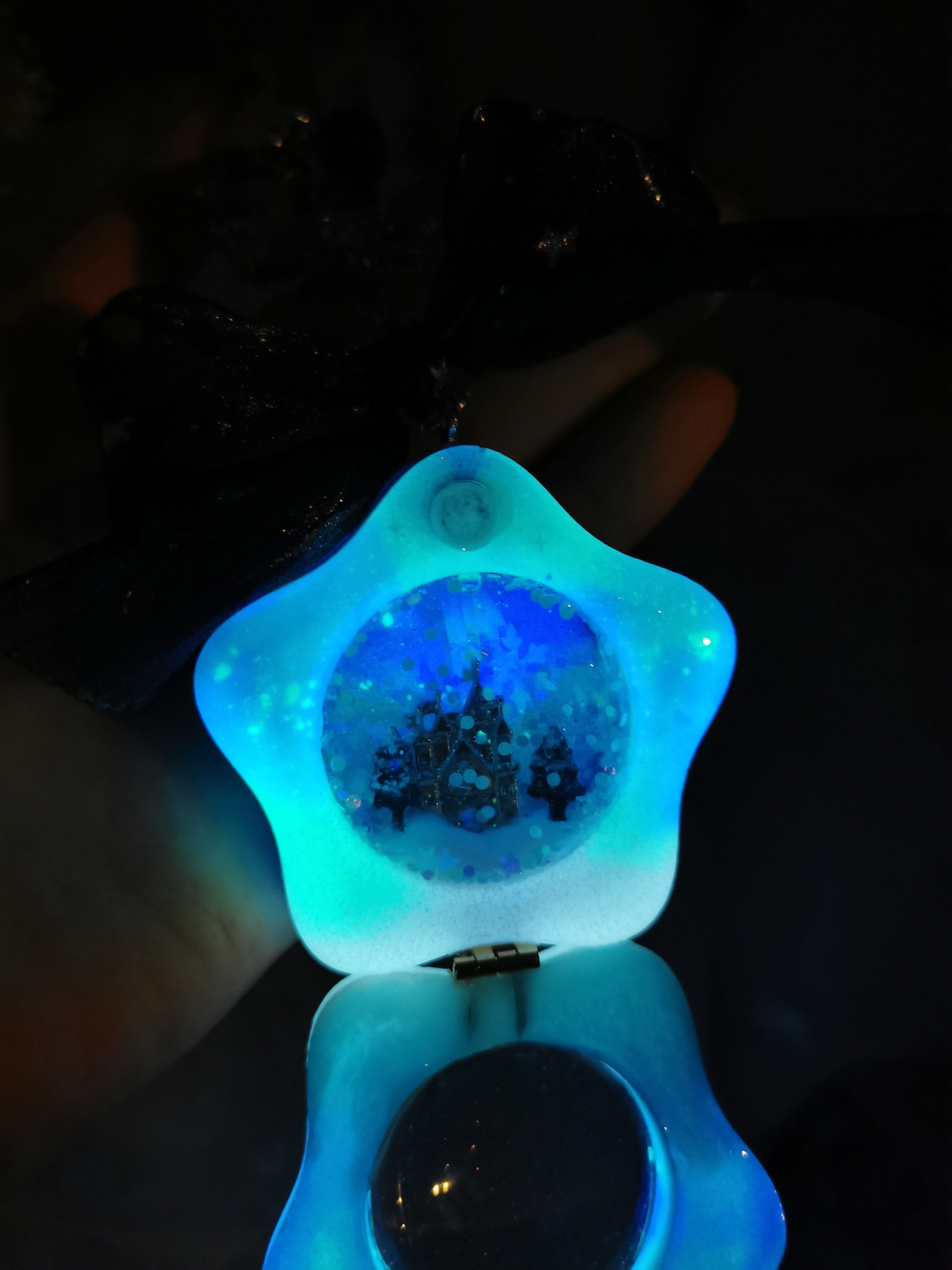 Under the Aurora - Magical Starglobe Charm