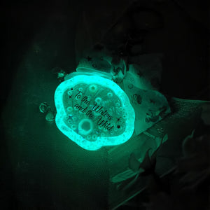 To the Waters Clam Charm (Glowing)