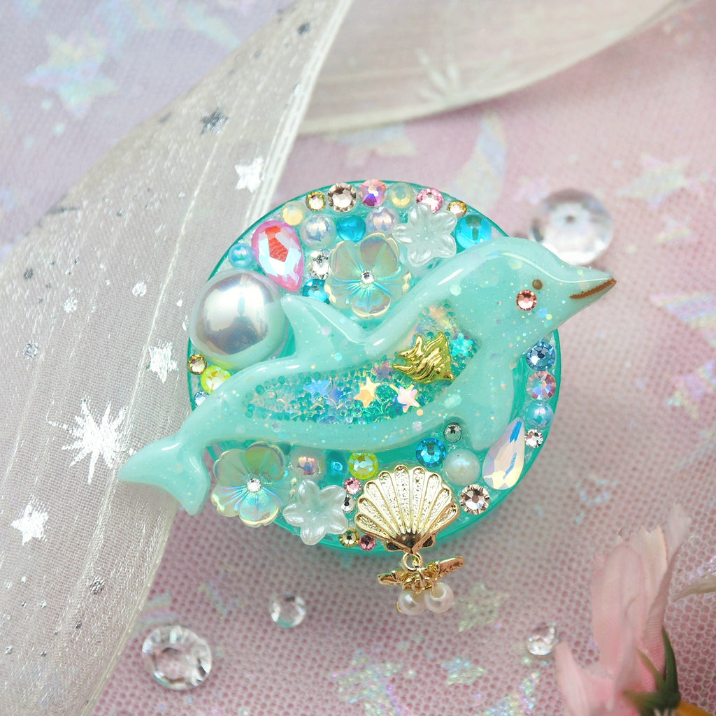 Opulent Jade Dolphin Grip