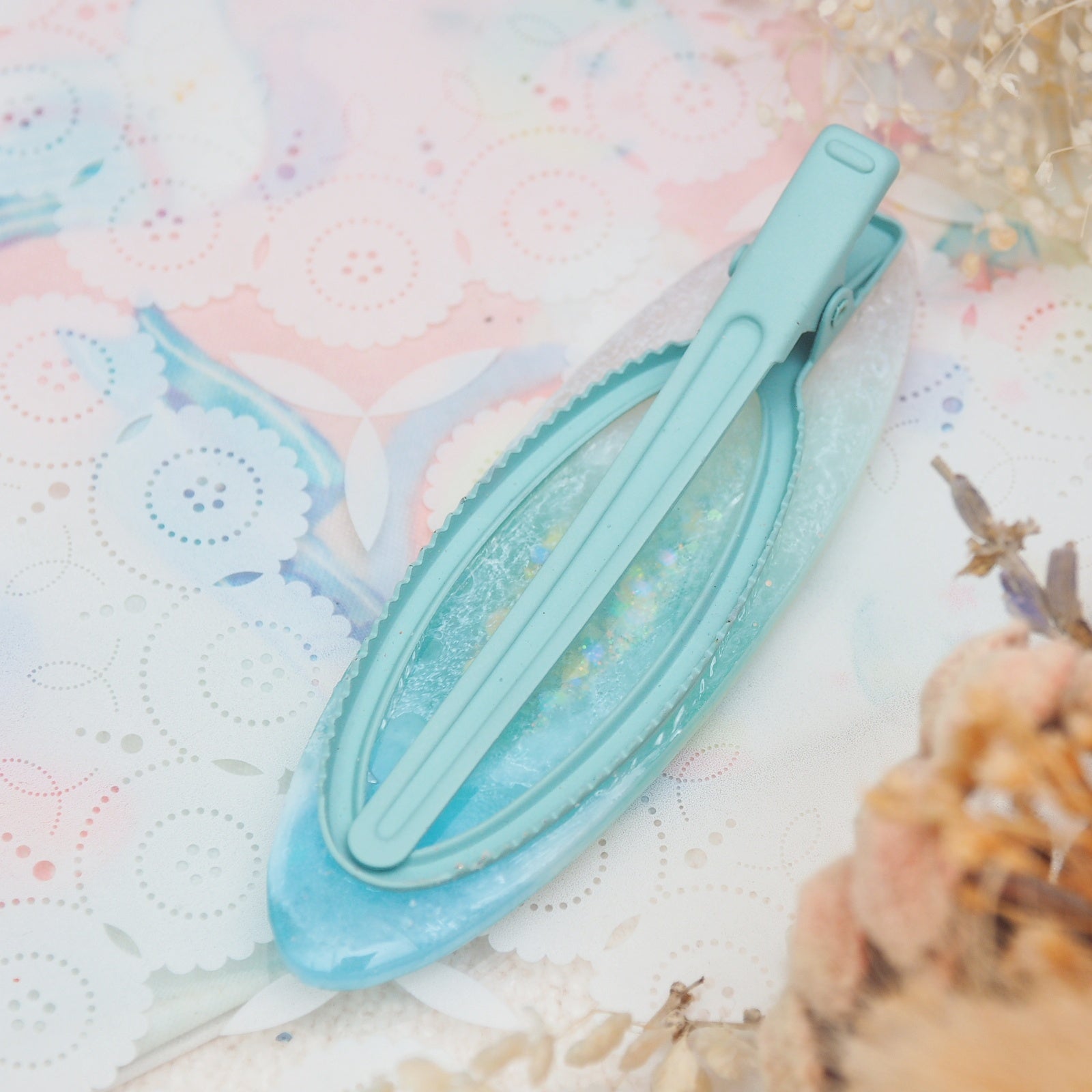 Pink Sand Beaches Shaker Barette (dolphin, oval)