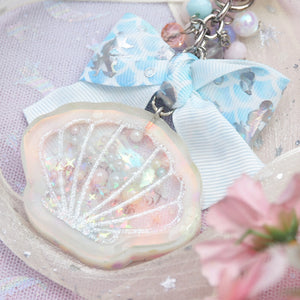To the Waters Clam Charm (Glowing)