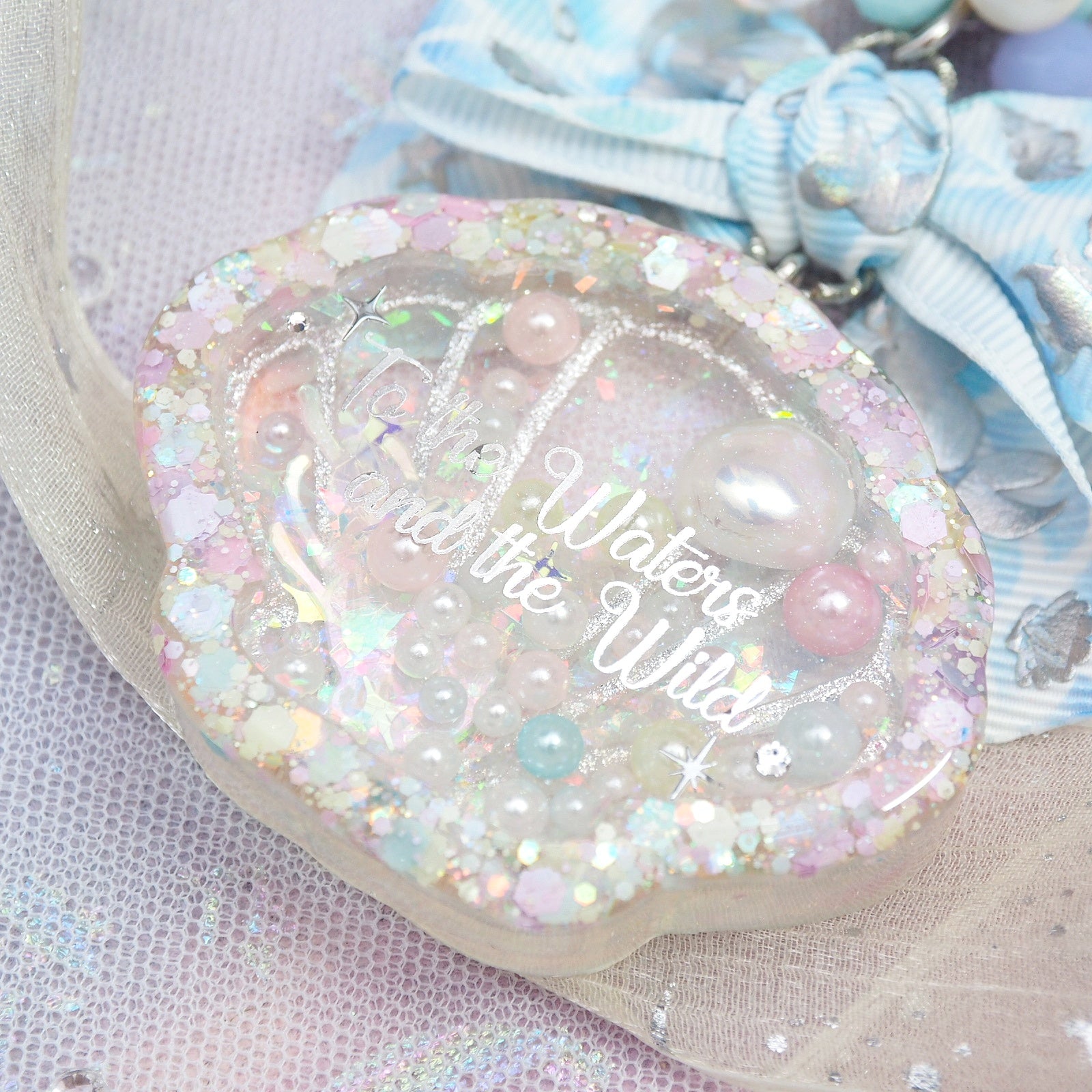 To the Waters Clam Charm (Not glowing)