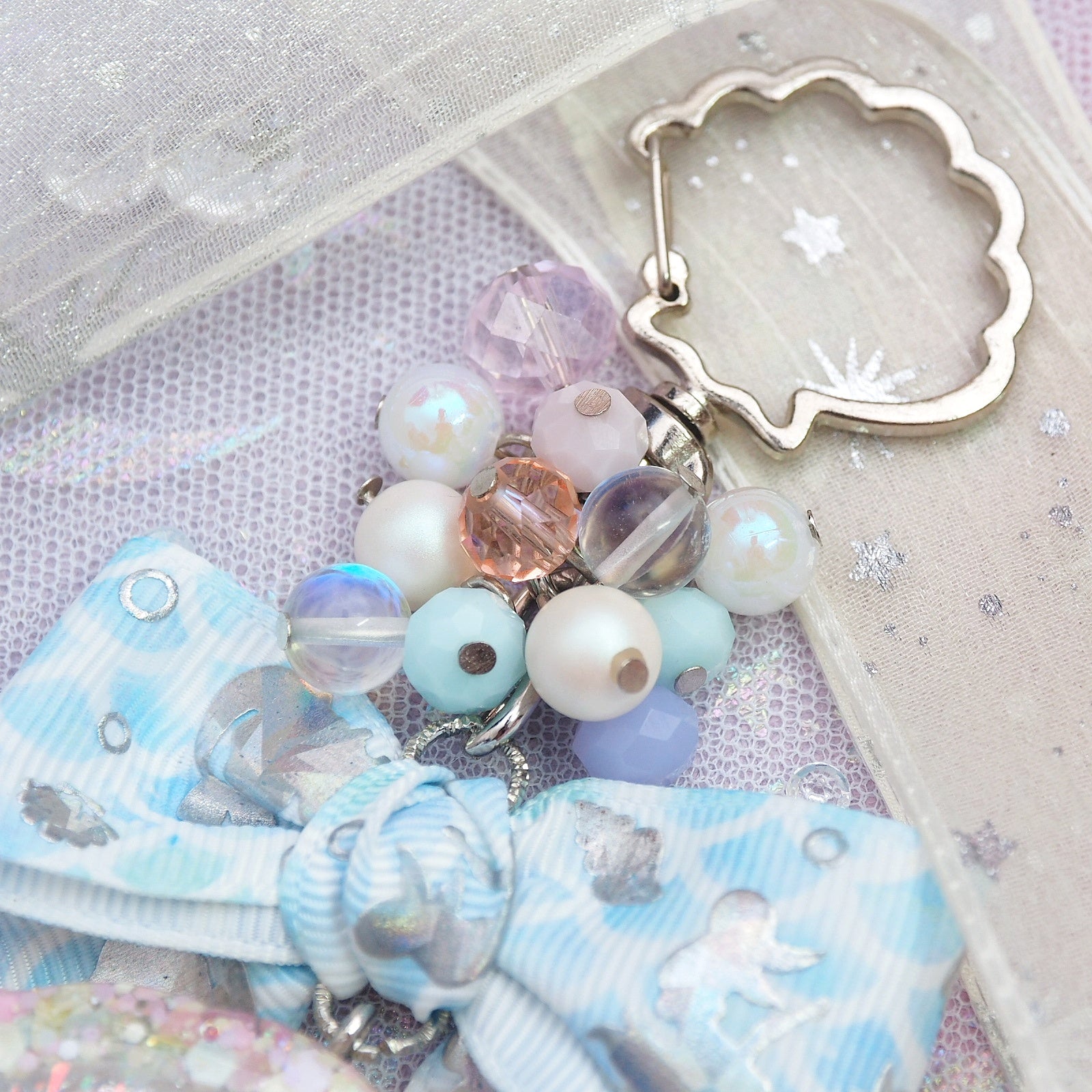 To the Waters Clam Charm (Not glowing)