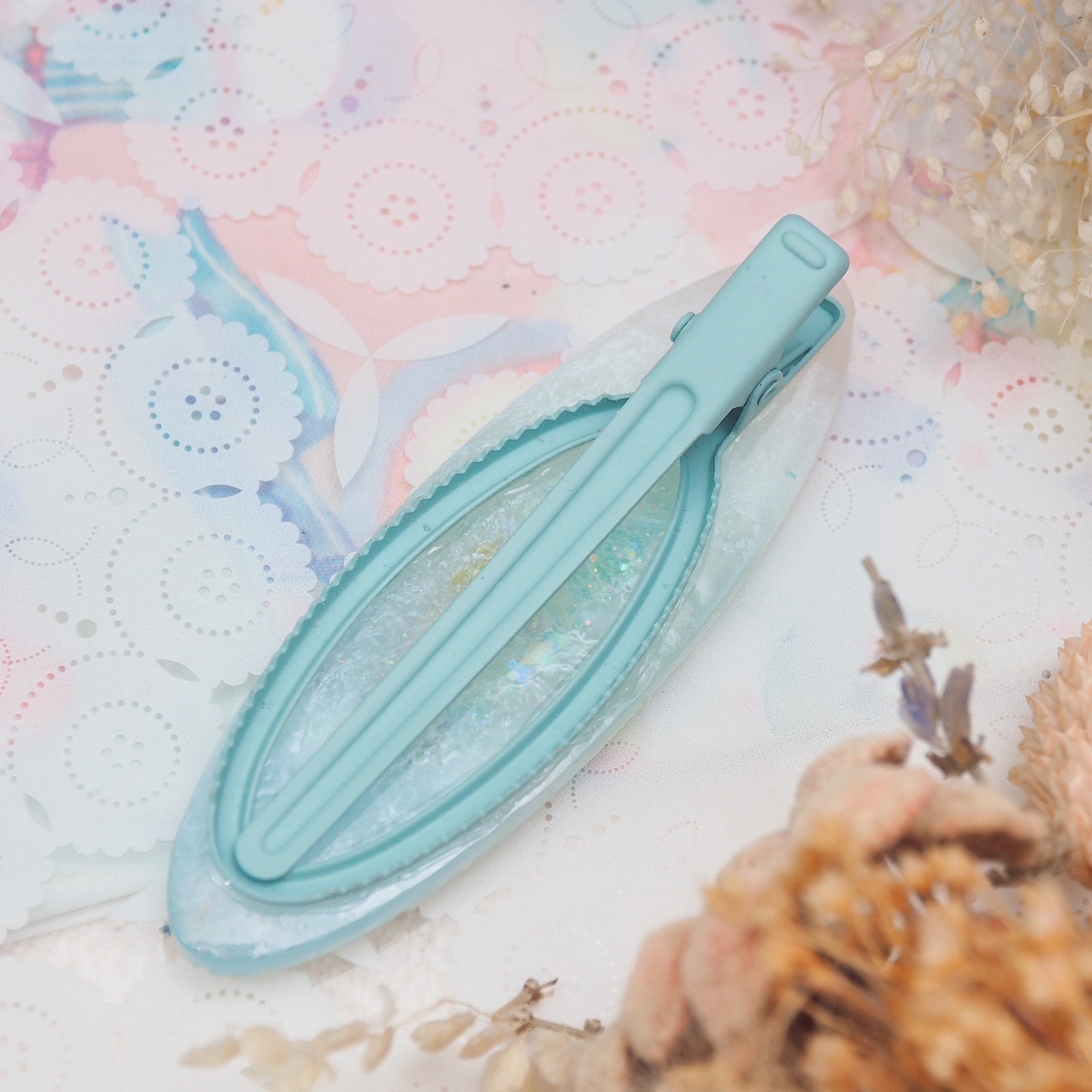 Pale Sands Shaker Barette (turtle bay, oval)