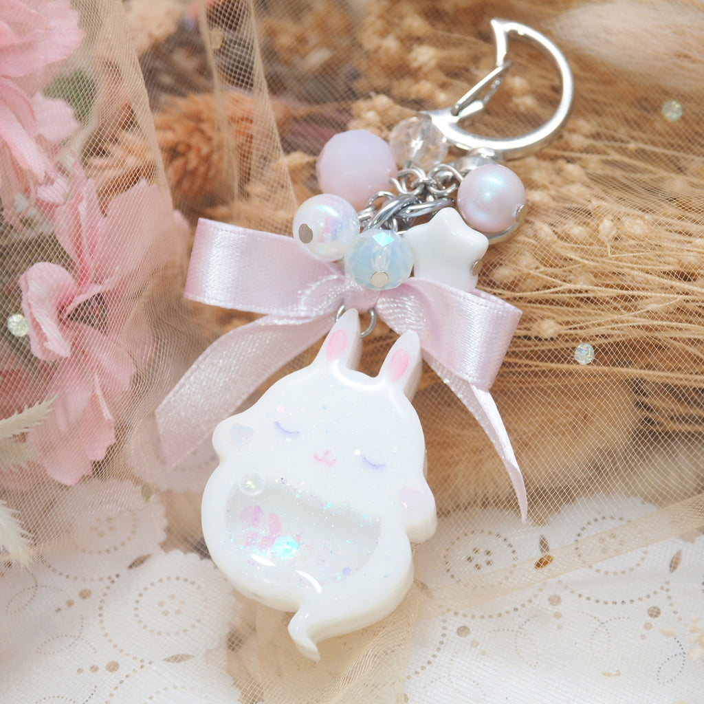 White Ghostie Boo Bun Charm (Glows)