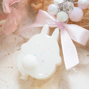 White Ghostie Boo Bun Charm (Glows)