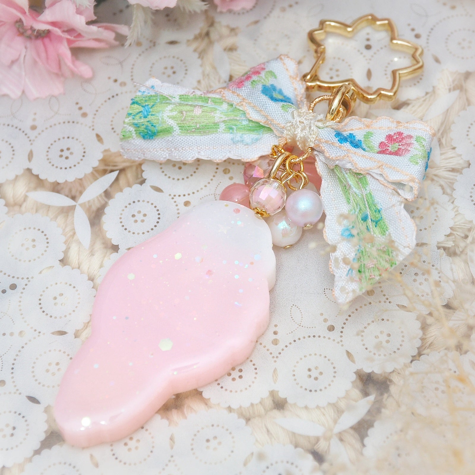 Pink/White Birb Shaker Charm
