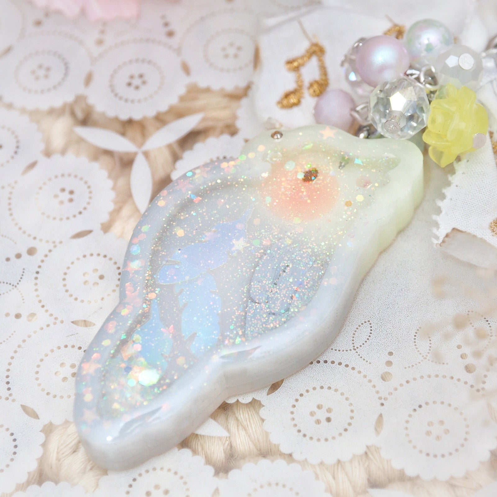 Grey/Yellow Tiel Birb Shaker Charm